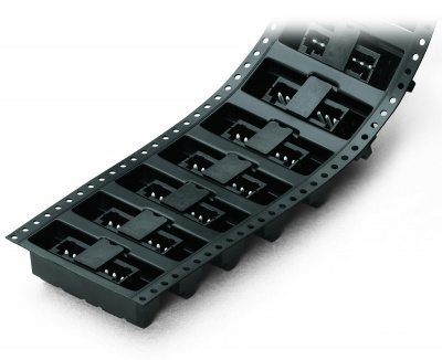 733-333/105-604/997-446 Вилка под пайку THR; 0.8 x 0.8 mm solder pin; прямые; 100% защита от неправильного подсоединения; упаковка в ленте на бобине; Шаг контактов 2,5 мм; 3-пол.